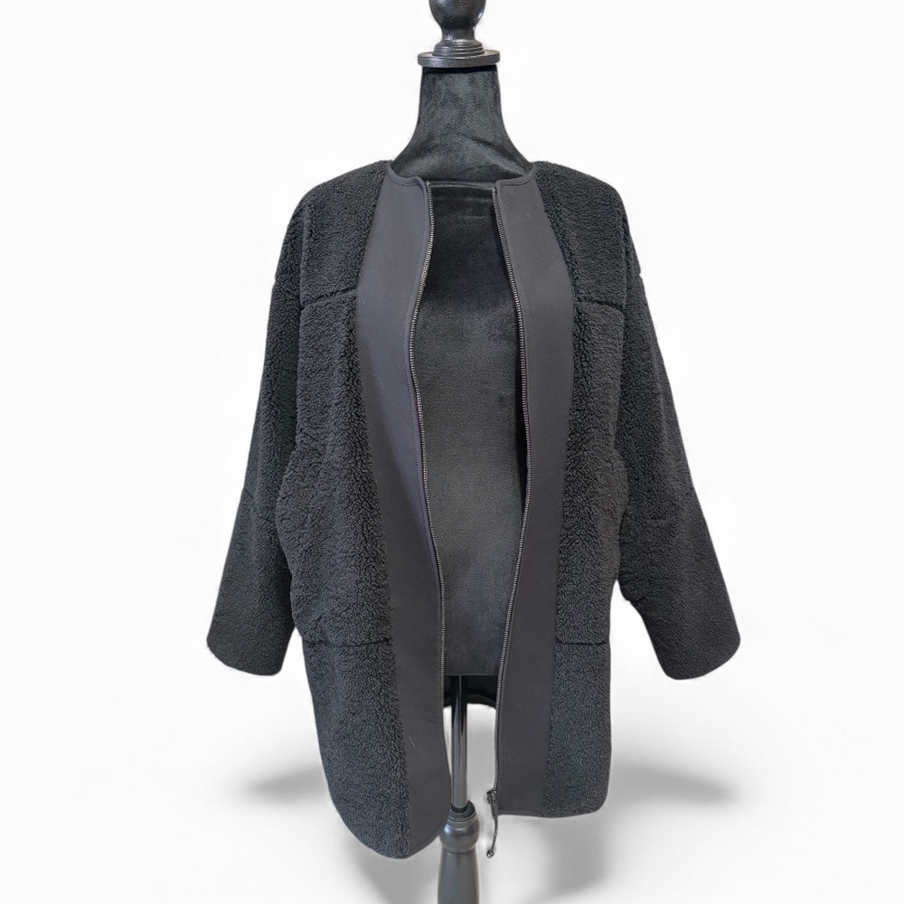 Lululemon Collarless Textured Fleece Full Zipjacket in black,Size 4 - Picture 11 of 11
